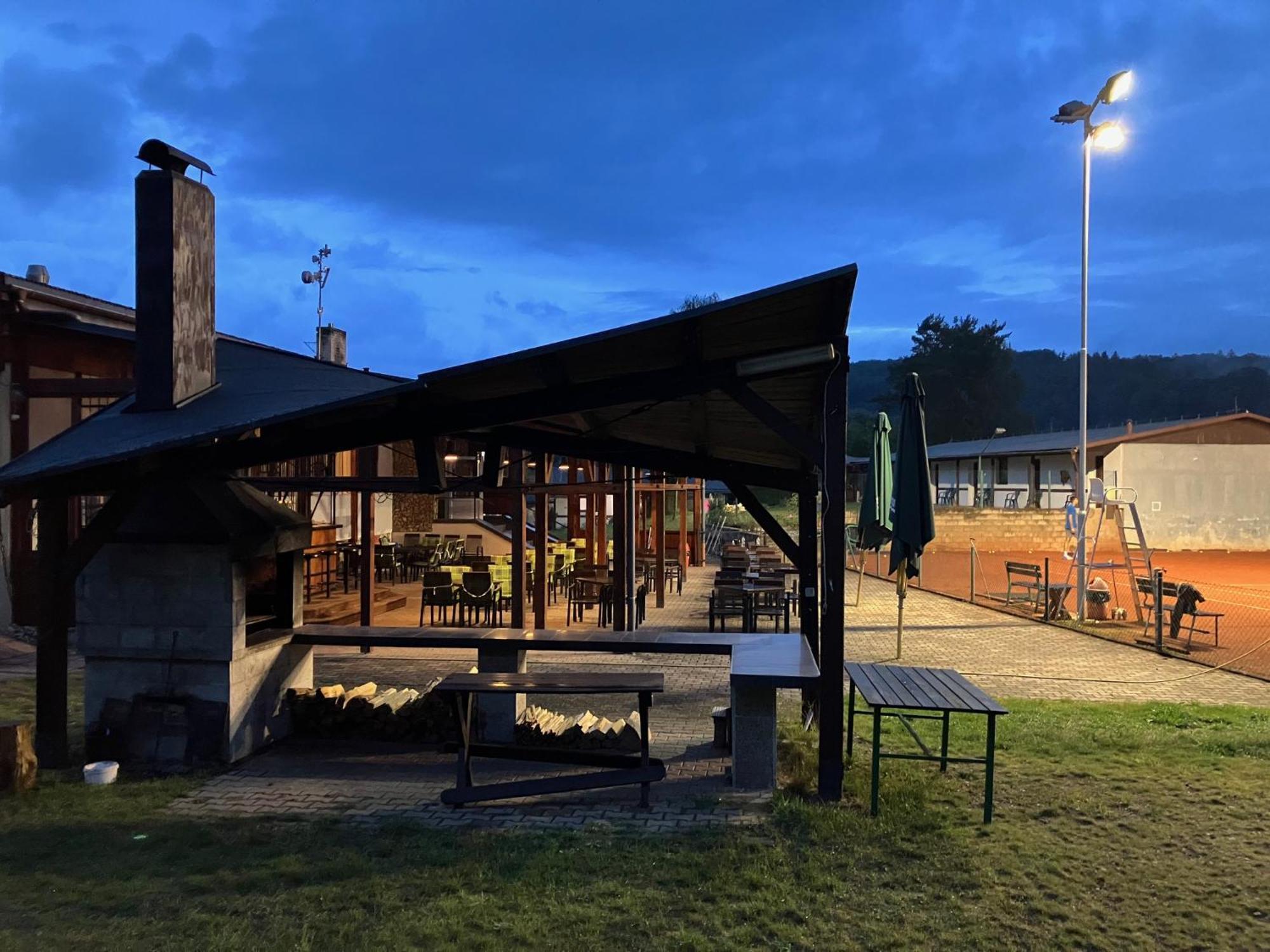 Raj Sportovni A Rekreacni Resort Branzez Kněžmost Zewnętrze zdjęcie